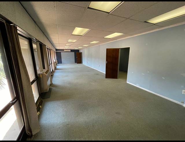 1,073M² OFFICE TO LET IN ALRODE